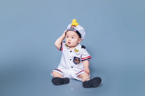 红河宝宝老摇头怎么回事