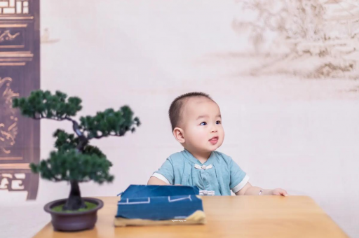 红河宝宝拉屎就哭